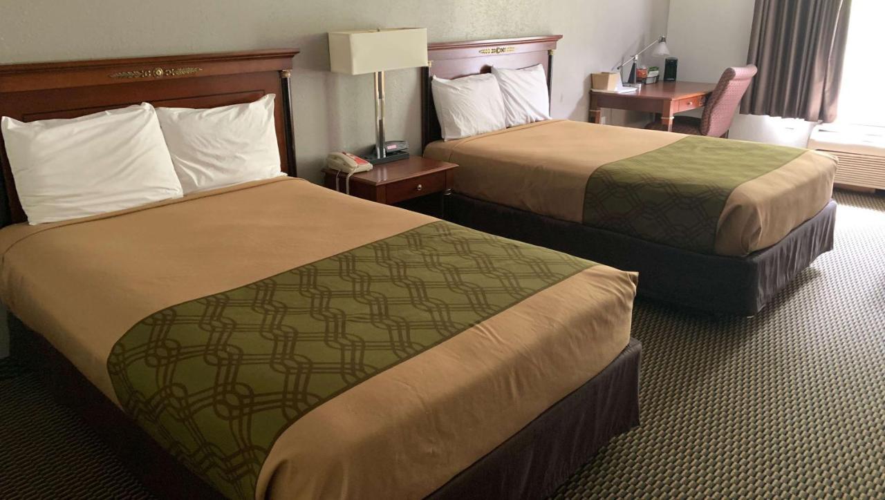 Royal 3* Rockville