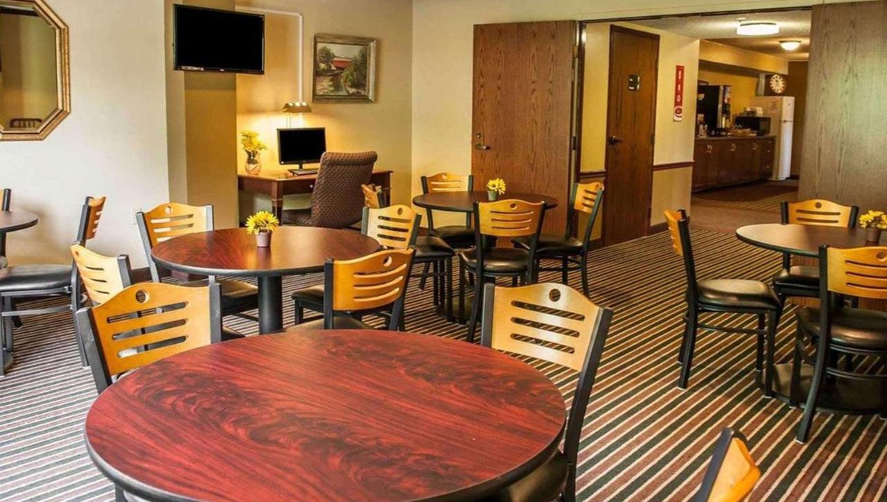 Royal 3* Rockville